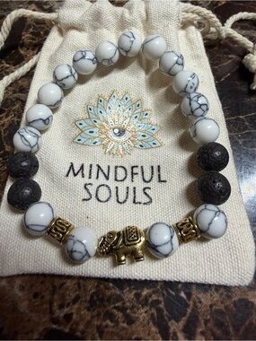 Mindful Souls White Howlite & Lava Stone Essential Oil Elephant Bracelet